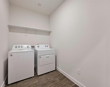 313 Merriman Rd - Photo Thumbnail 19