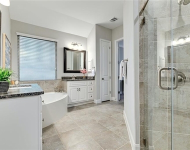 204 Maxwell Way - Photo Thumbnail 13