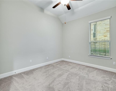 204 Maxwell Way - Photo Thumbnail 16