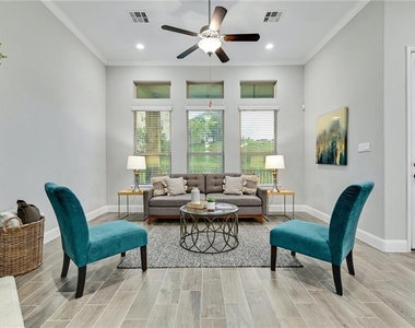 204 Maxwell Way - Photo Thumbnail 7