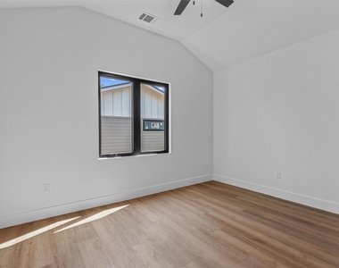 1402 Beckett St - Photo Thumbnail 16