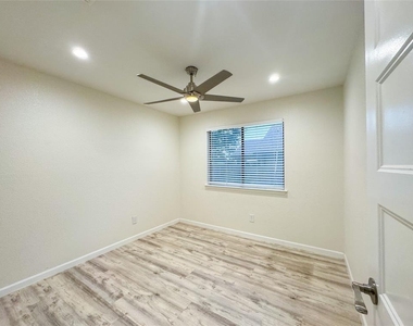 12315 Limerick Ave - Photo Thumbnail 9