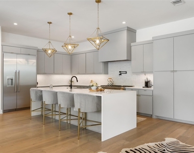 5004 Highland Ct - Photo Thumbnail 8