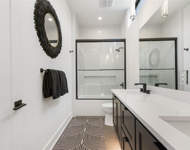 5004 Highland Ct - Photo Thumbnail 24