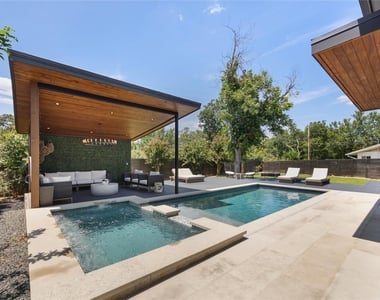 5004 Highland Ct - Photo Thumbnail 1