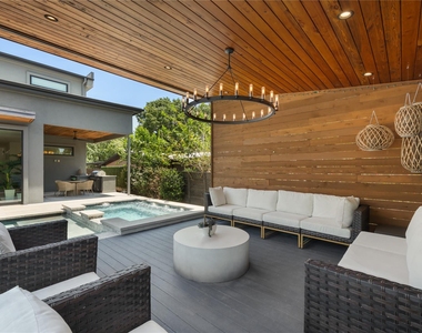 5004 Highland Ct - Photo Thumbnail 4