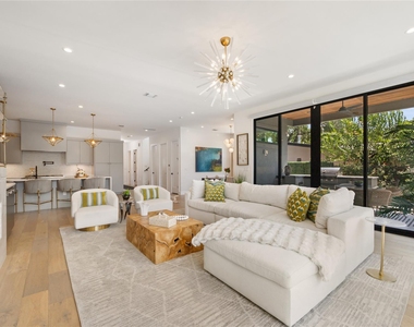 5004 Highland Ct - Photo Thumbnail 7
