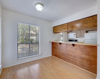 5619 Clay Ave - Photo Thumbnail 10