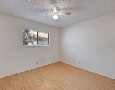 5619 Clay Ave - Photo Thumbnail 7