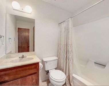5619 Clay Ave - Photo Thumbnail 11