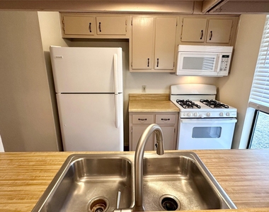 5619 Clay Ave - Photo Thumbnail 6