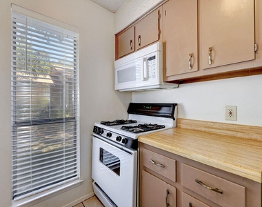 5619 Clay Ave - Photo Thumbnail 3