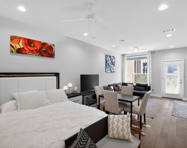 1800 E 4th St - Photo Thumbnail 4