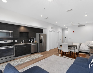 1800 E 4th St - Photo Thumbnail 9