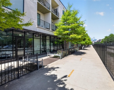 1800 E 4th St - Photo Thumbnail 2