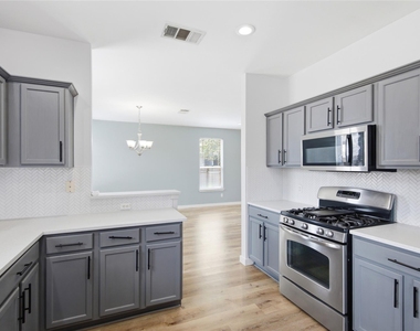 4304 Stone Oak Pl - Photo Thumbnail 11