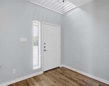 4304 Stone Oak Pl - Photo Thumbnail 4