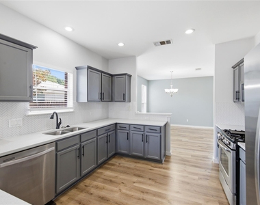 4304 Stone Oak Pl - Photo Thumbnail 12