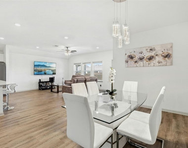 224 Sweetwater Creek Ln - Photo Thumbnail 4