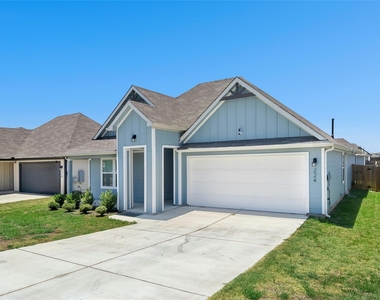 224 Sweetwater Creek Ln - Photo Thumbnail 1