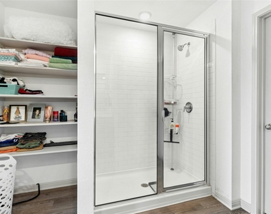 224 Sweetwater Creek Ln - Photo Thumbnail 11