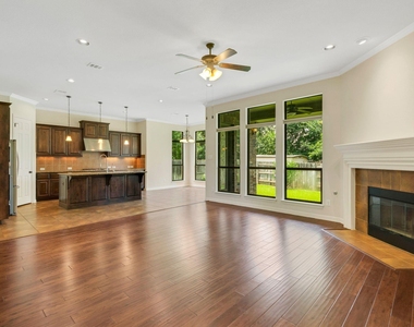 208 Angus Dr - Photo Thumbnail 6