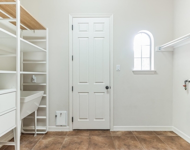 208 Angus Dr - Photo Thumbnail 26