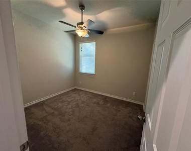 147 Mary Max Cir - Photo Thumbnail 21