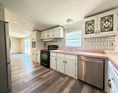 372 County Road 4450 - Photo Thumbnail 10