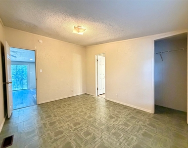 372 County Road 4450 - Photo Thumbnail 5