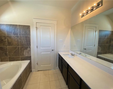 17115 Alturas Ave - Photo Thumbnail 12