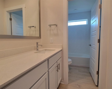 429 Tinto St - Photo Thumbnail 25