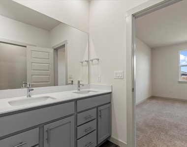 7704 Jacobean Way - Photo Thumbnail 16