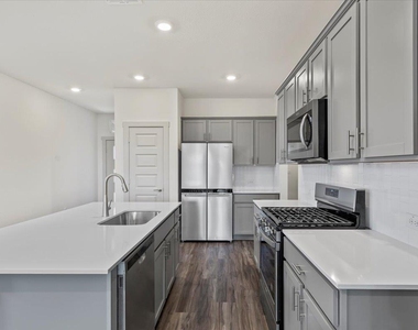 7704 Jacobean Way - Photo Thumbnail 7