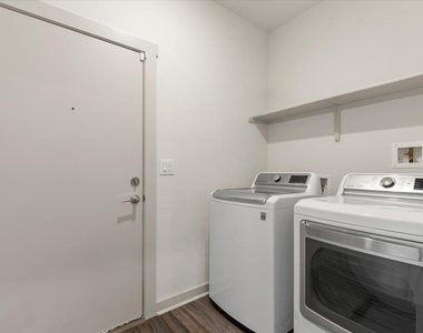 7704 Jacobean Way - Photo Thumbnail 21