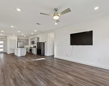 7704 Jacobean Way - Photo Thumbnail 10