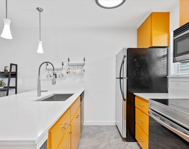 1422 Collier St - Photo Thumbnail 8