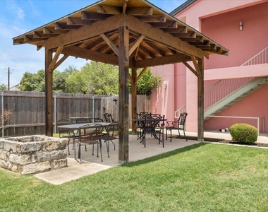 1422 Collier St - Photo Thumbnail 19