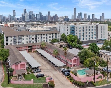 1422 Collier St - Photo Thumbnail 2