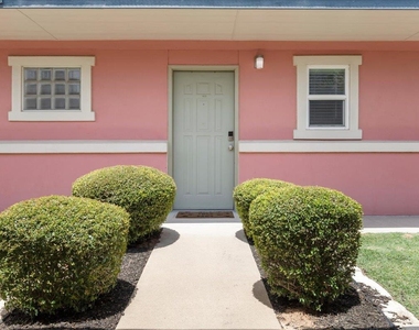 1422 Collier St - Photo Thumbnail 1
