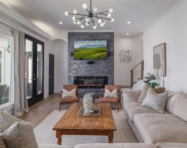 1128 Thurman Bluff Dr - Photo Thumbnail 7