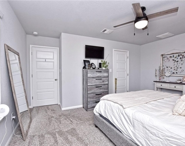 100 Shearwater Ln - Photo Thumbnail 10