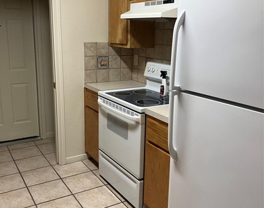 2606 Lucille Drive Dr - Photo Thumbnail 4
