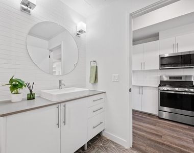 4004 Banister Ln - Photo Thumbnail 17