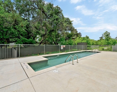 4004 Banister Ln - Photo Thumbnail 31