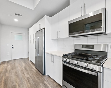 4004 Banister Ln - Photo Thumbnail 11