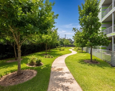 4004 Banister Ln - Photo Thumbnail 23