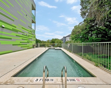 4004 Banister Ln - Photo Thumbnail 32