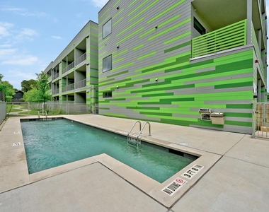 4004 Banister Ln - Photo Thumbnail 30