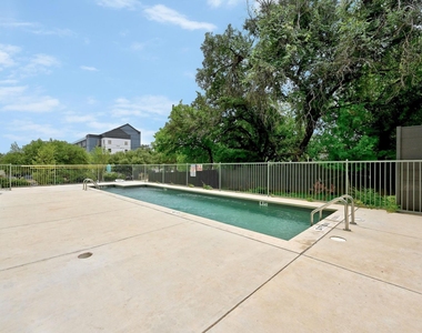 4004 Banister Ln - Photo Thumbnail 33
